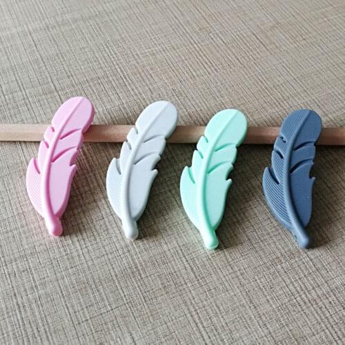 1 pieces Silicone Feather Teether Pendant Food Grade Silicone Toys For Baby Chew Pacifier Clips Accessories BPA FREE