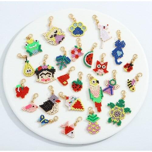 Wgoud Creative Handmade Animal Fruit Keyring Fashion New Fashion Seed Bead Keychain Bag Decoration Accessories