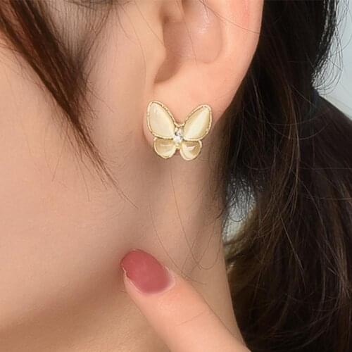 Practical 1 Pair Excellent Ladies Glossy Appearance Ear Studs Durable Earrings Eye-catching for Girlfriend