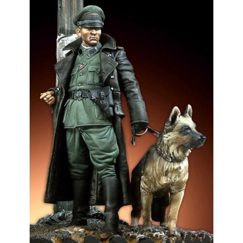 1/18 Resin Model Building Kit Figure Dog and officer 90MM