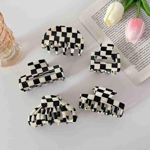 Fashion Elegant Black White Checke Hair Claws Hairgrip Bathing Hair Clips Hairpin Shark Barrette Headwear Women Hair Accessories
