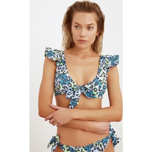 Trendyol Lacing Detailed Bikini Top TBESS21BU0335
