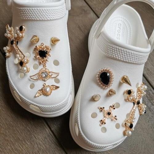 Fashion Trend DIY Croc Charms Designer Elegant Temperament Women Clogs Shoe Buckle 2021 Quality Rhinestone Shoes Charms for Croc