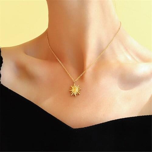 European and American new accessories French design Solar flower necklace and Titanium steel ladies fashion latch c