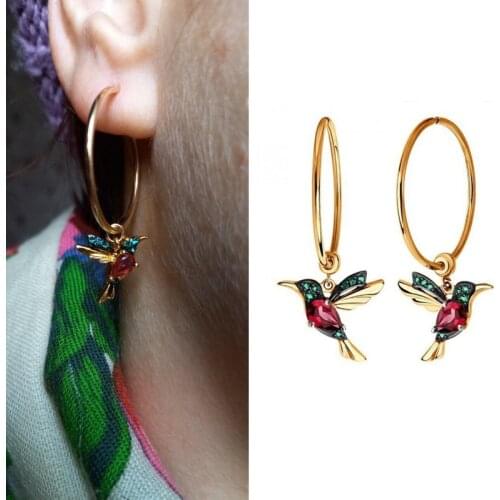 Exquisite Hummingbird Hoop Earrings for Women Wedding Jewelry Accessories Gift Fashion Bird-shaped Pendant Crystal Earrings