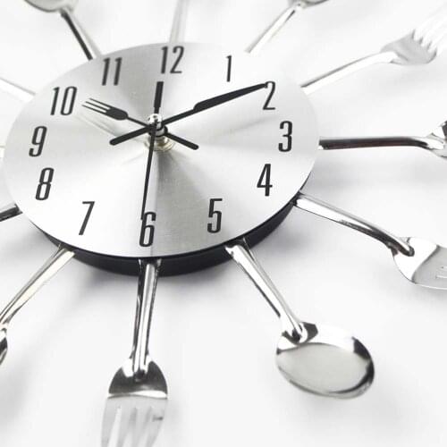 Cutlery Design Kitchen Wall Clock Multicolor Metal Fork Spoon Modern Cutlery Clocks For Home Living Room Decoration