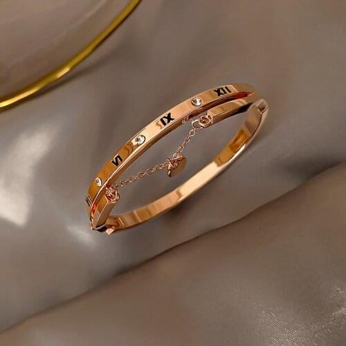 2020 Hot Roman Numeral Love Bracelet Micro-inlaid AAA Zircon Couple Simple Bracelet Personalized Rose Gold Bracelet