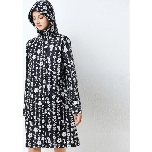 Japanese Lightweight Breathable Raincoat Outdoor Walking Travel To Work Korean Version Of The Zipper Long Rain Jacket Ladies Pon