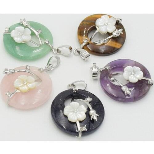 Natural Rose Quartzs Aventurine Stone Hollow Round Flower Necklace Pendants Donut Coin Abalone Shell Pendant Women Reiki Jewelry