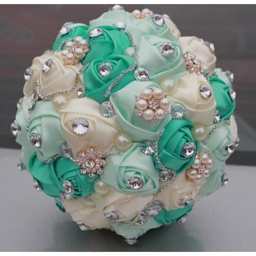 Wedding Bouquets Satin Ribbon Sweet 15 Quinceanera Bouquets Artificial Flowers Rhinestones Crystal Bridal Holding Flowers Q340