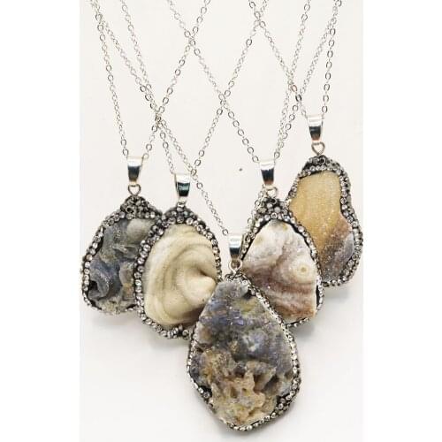 Classic Colorful Natural Stone Pendant Necklace Exquisite Irregular Onyx Semi Gem Inlaid Rhinestone Choker Unisex Party Necklace