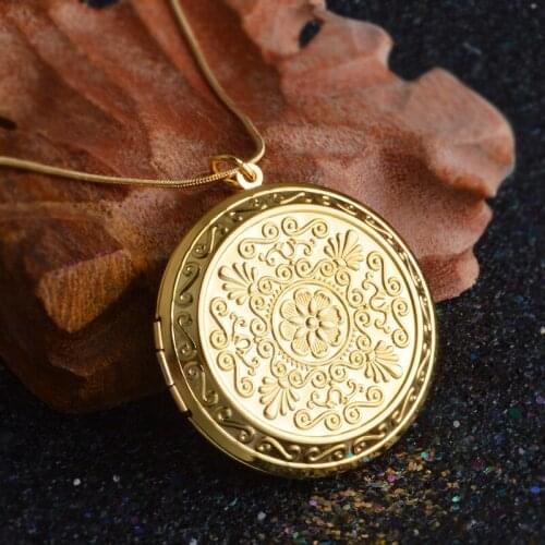 Retro Round Carved flowers Photo box Pendant Necklace for Women Silvery/Gold color Jewelry Snake Chain Dropshipping Wholesale