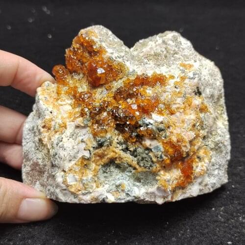 412.7gNatural garnet and crystal minerals repair energy geology teaching home decoration collection accessories