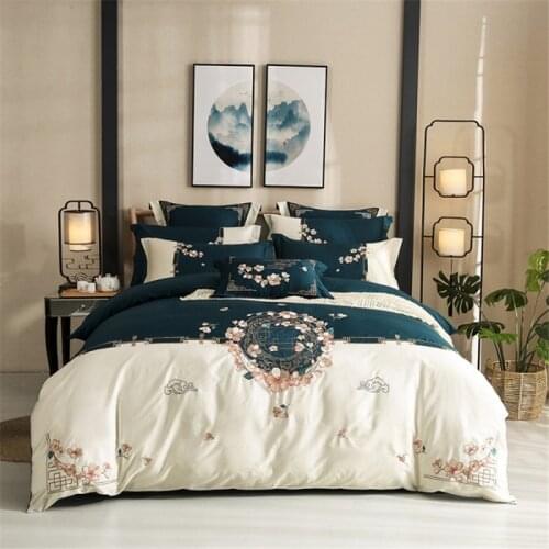 Luxury Egyptian cotton bedding set classical embroidery quilt cover set