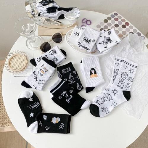 Fashion Korean Style Black White Cartoon Print Socks For Women Cute Kawaii Harajuku Trend Girl Femme Socks носки женские