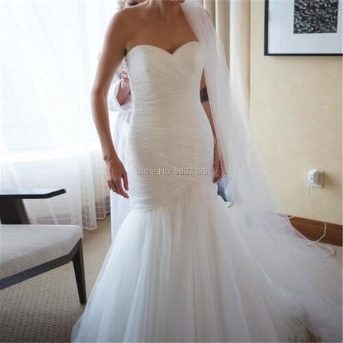 Newest Ruffle Tulle Mermaid Wedding Dresses with Buttons Back White/Ivory Marry Dress Bridal Dress Vestido de Noiva Beaded SasH