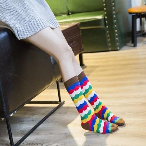 3 Pairs/New Women Socks Comfortable Soft Autumn Winter Ladies Girl’s Stocking Socks Cute Pattern Lovely Socks Mujer Chaussettes