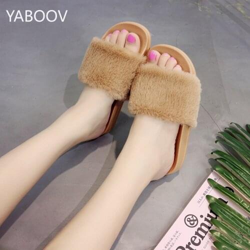 Fur Slippers Women Non-slip Fur Slides Ladies Home Flat Sandals Female Cute House Shoes Vogue Mules Woman Brand Luxury 2019
