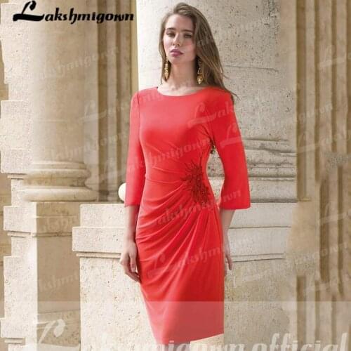 Coral Short Mother of the Bride Dresses with 3/4 Sleeves Jewel Neck Wedding Party Dresses Knee Length Appliqued