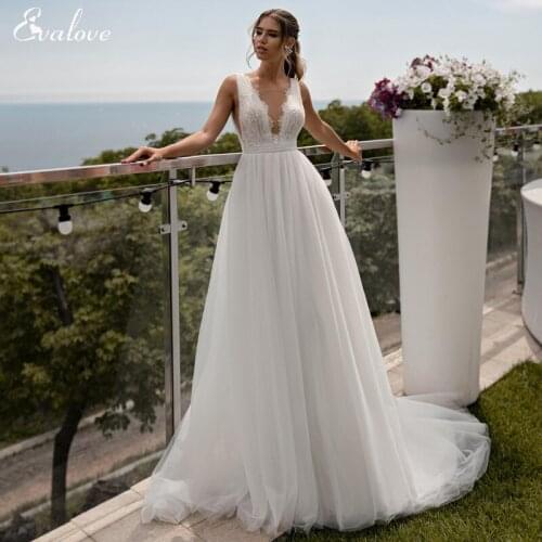 EVALOVE New Arrival Sexy V-Neck Backless A-Line Wedding Dress Greaceful Appliques Pleated Tulle Bohemian Bridal Gown Plus Size