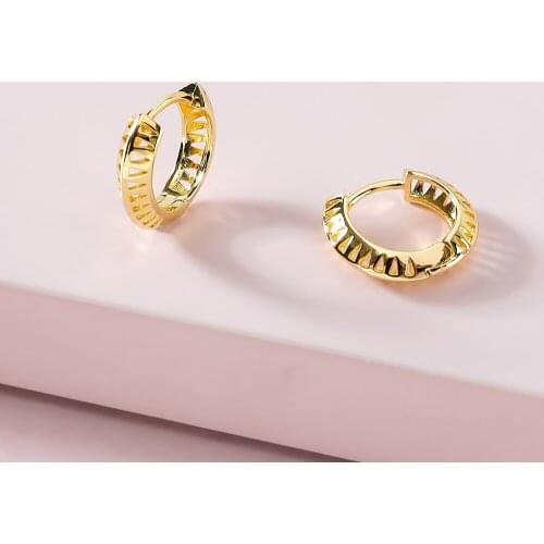 LUNA CHIAO Women Fashion Jewelry Accessories Hollow Round Hoops Earrings - Gold Color Huggies Earring
