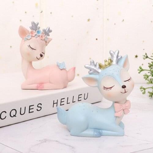Creative Cute Cartoon Deer Ornaments Resin Crafts Christmas Decoration Couple Gifts Office Desktop Bedroom Cabinet Home Decor