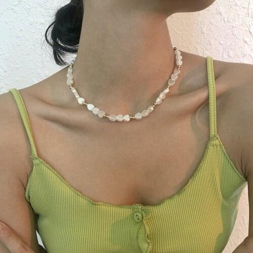 2021 new retro sweet imitation pearl heart-shaped necklace female geometric Korean version of clavicle love jewelry necklace