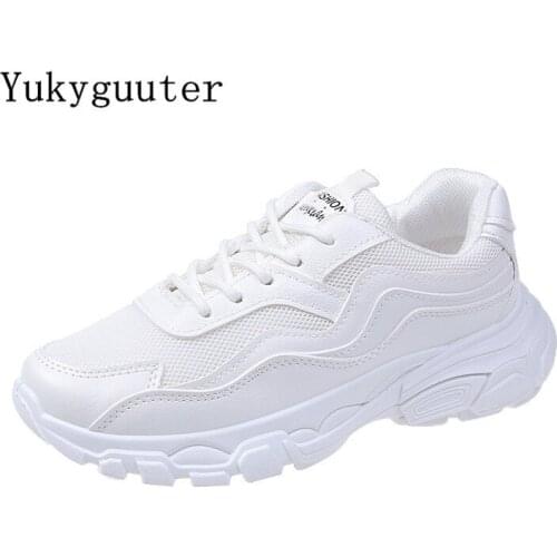 Woman Sport Running Shoes Flats Outdoor Sneakers 2018 Summer Mesh Breathable Couple Lightweight Athletic Women Lace Up Platform