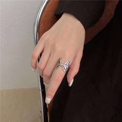Vintage Hollow Exaggeration Butterfly Ring for Women Girl Fashion Retro Open Finger Ring Daily Party Jewelry Accessories Gift