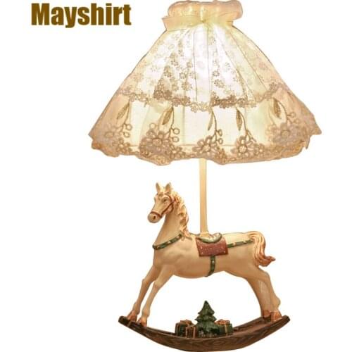 European Horse Table Lamps for Bedroom Bedside Desk Lamp Modern Animal Stand Light Fixtures Living Room Decoration Home Lighting