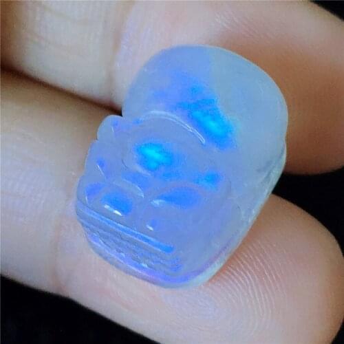 Drop Shipping Woman Lady Necklace Fashion Crystal Pendant Pi Xiu Shape Strong Blue Light Natural Moonstone Pendant