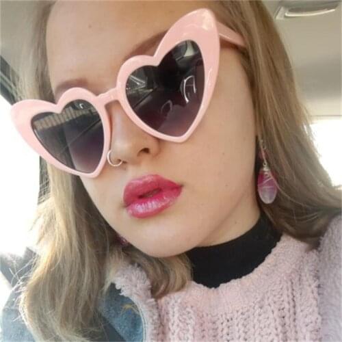 Pink Heart Sunglasses Female Plastic Cat Eye Shades For Women Vintage Fashion Designer Big Frame Sunglasses Cute Eyewear UV400
