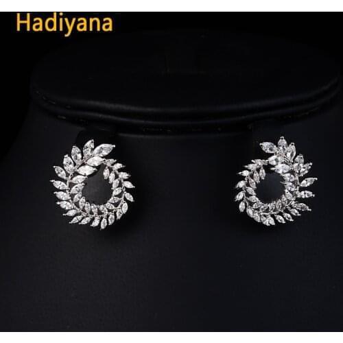 HADIYANA Stud Earrings