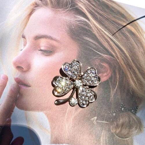 Korean version of the trendy brooch jacket pin cardigan sweater suit corsage women silk scarf shawl pin big pin accessories