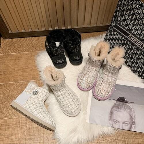 Hugged water drill snow boots womens new winter 2020 sheepskin wool integrated cotton shoes warm short boots