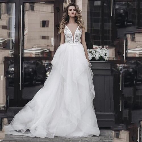 2021 New Arrival White V Neck Wedding Dresses Backless Appliqued Ruffles Tulle Bridal Gowns vestido de novia Free Shipping