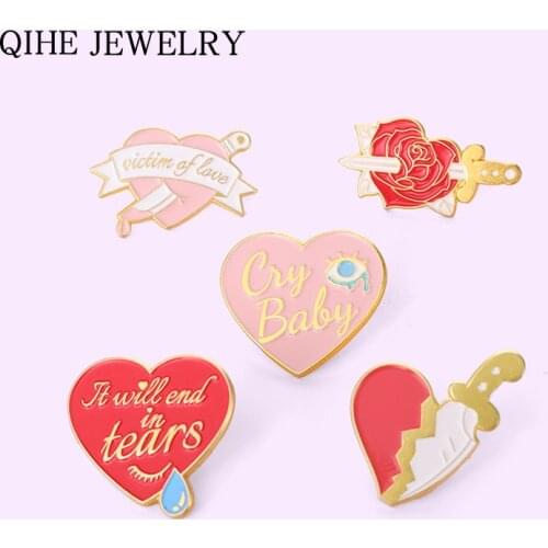 Pink Heart Broken Enamel Pins Lost Love Knife Brooches Backpacks Clothes Lapel Pin Badge Jewelry Gift for Friends Wholesale