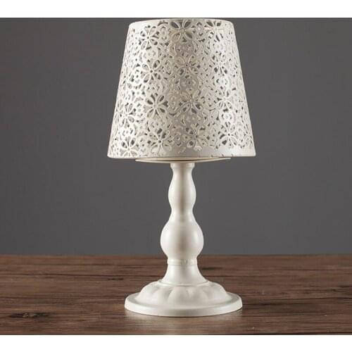 Imitation Candlelight Retro Forged Iron Wind Lantern Candlelight Romantic Diner Recreation