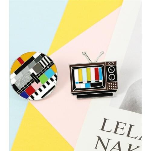 Retro Enamel Pin Old-school Color No Signal TV Screen Creative Brooch for Kids Shirt Jackets Badges Lapel Pins Women Men Jewelry