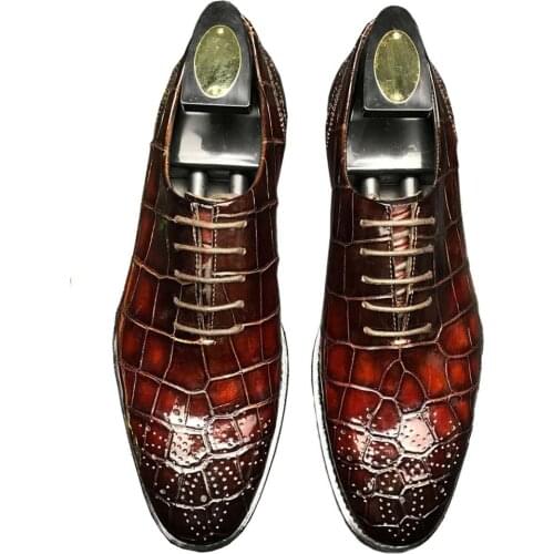 Chue New Crocodile Leather Bullock Carving Pattern Wear-Resisting Fashionable Colored Men Shoes