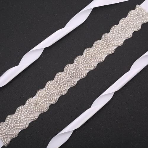SESTHFAR Pearls Wedding Belt Rhinestone Bridal Sash for Bride Dress Crystal Bridal Belt for Wedding Gown