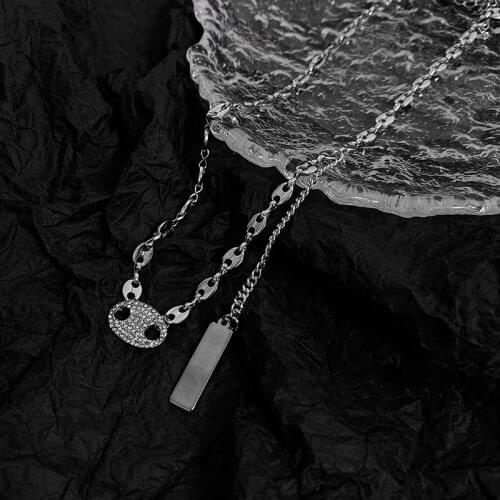 Letter Queen Bohemian Dainty Necklace For Female Pendant Commemorative Gift Fashion Jewelry French Romantic Style Clavicle Chain