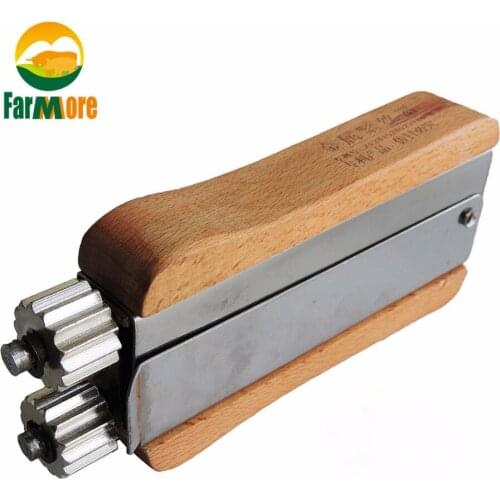 1 Pcs Tight Wire Nest Wooden Metal Box Wear Wire Bee Hive Installation Tools Beekeeping Equipment