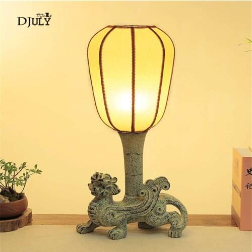 Chinese style God beast resin table lamp classic living room decoration study desk lamp retro Town house bedroom bedside lamp