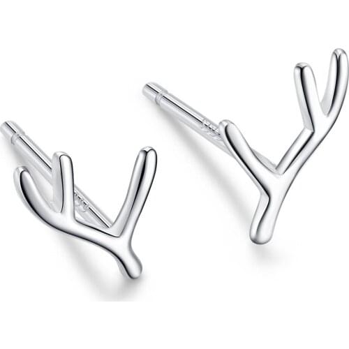 Kawiia Stud Earrings