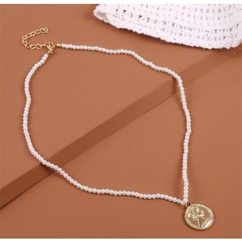 Fashion Simple White Pearl Long Necklaces For Women Trendy Gold Color Metal Round Queen Coin Pendants Necklace Party Jewelry