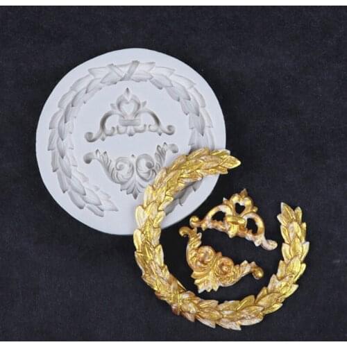 Totem Relief Wreath Silicone Mold for Fondant Cake Decorating, Cupcakes, Sugarcraft, Cookies, Candies, Clay Bakeware Tools