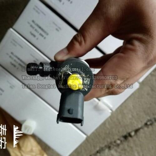 Common rail fuel injector 0445110310