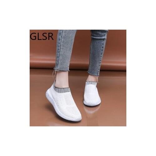 Socks shoes woman light flats plus size 2021 new hot sell slip-on round toe comfortable breathable casual sneakers women shoes
