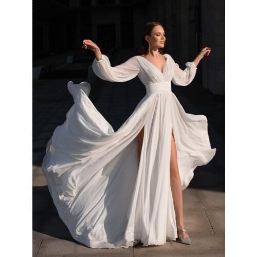 V-Neck Ruched Chiffon Beach Wedding Dress Boho Lace Long Sleeve Custom Made 2021 High Slit Ceremony Party Bridal Gowns Plus Size